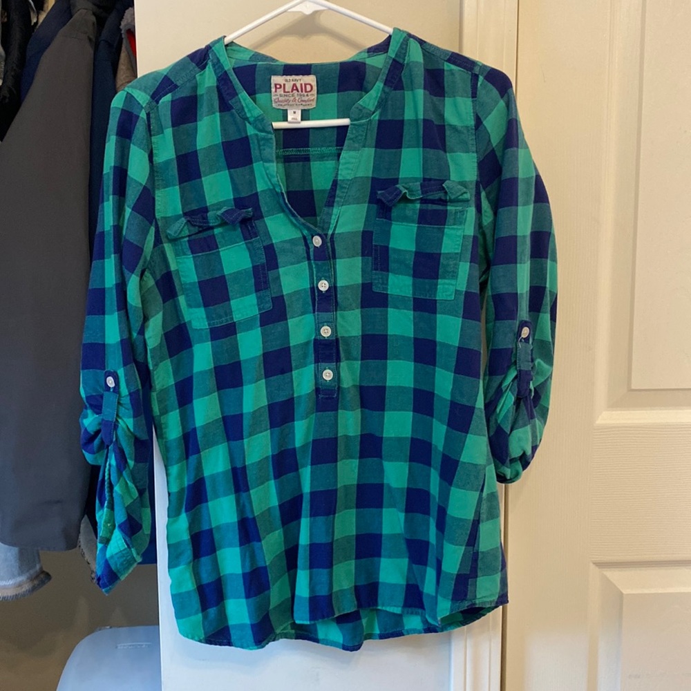 old navy plaid 3/4 shirt size medium, blue and green checkered print